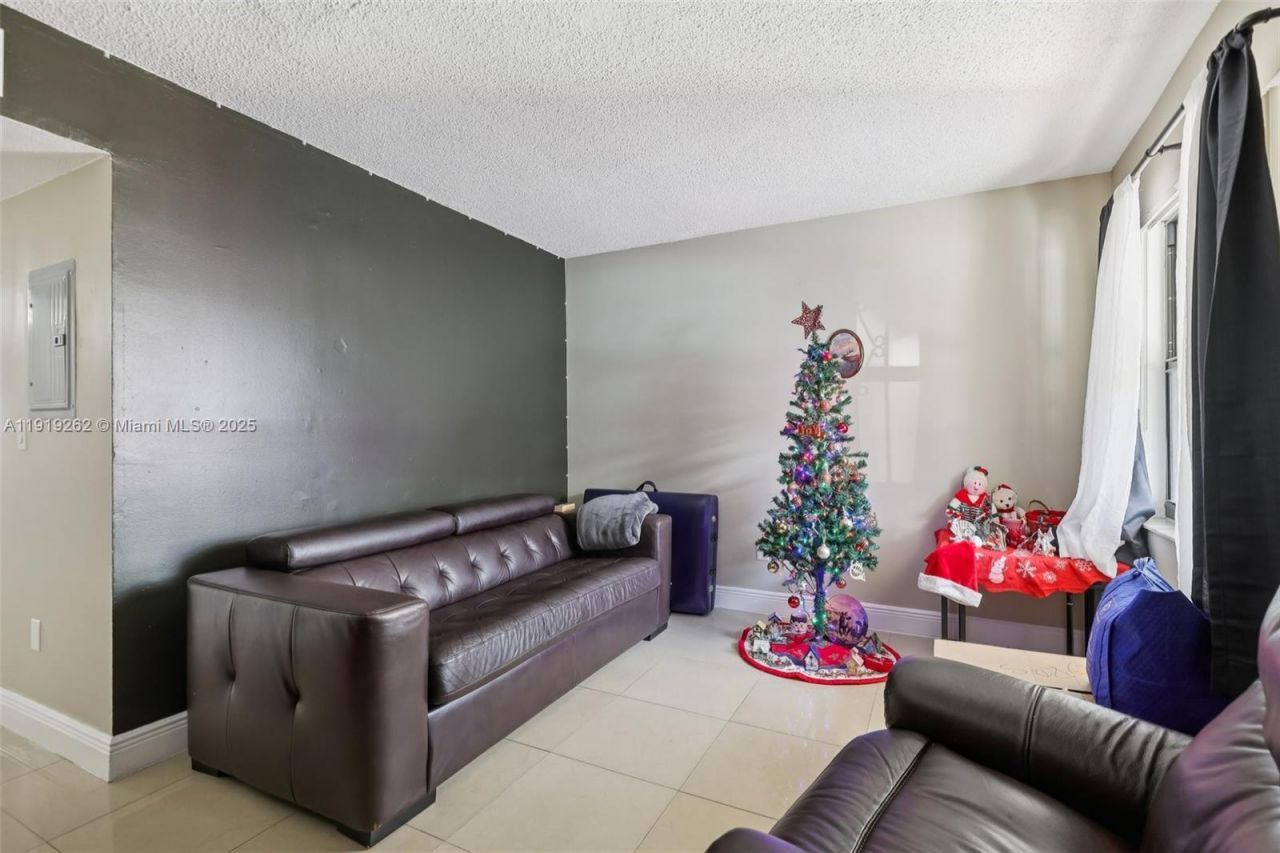 8389 NW 8th St, Unit 7, Miami, FL 33126 Photo