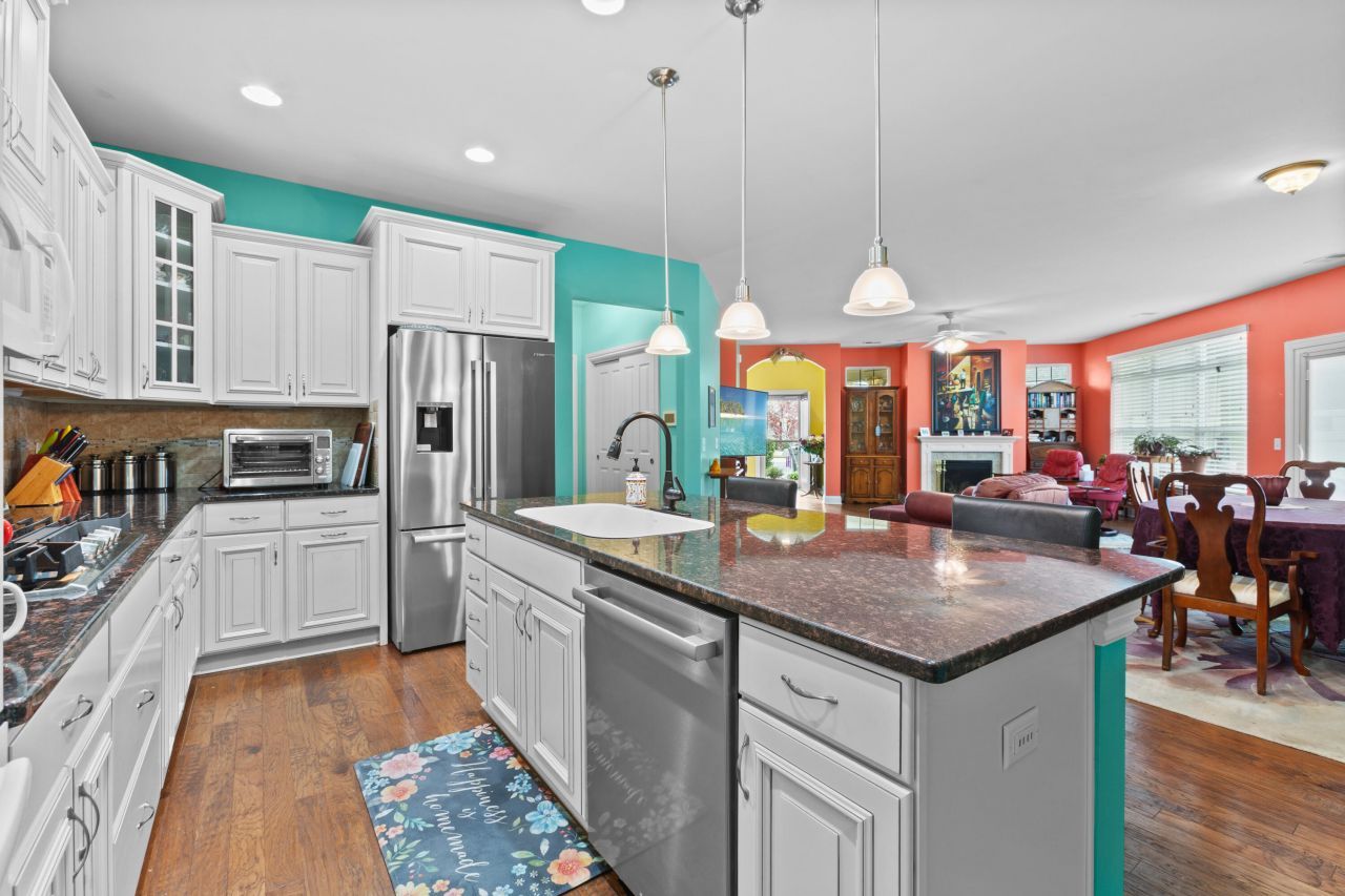 252 Village Stone Circle Photo 10