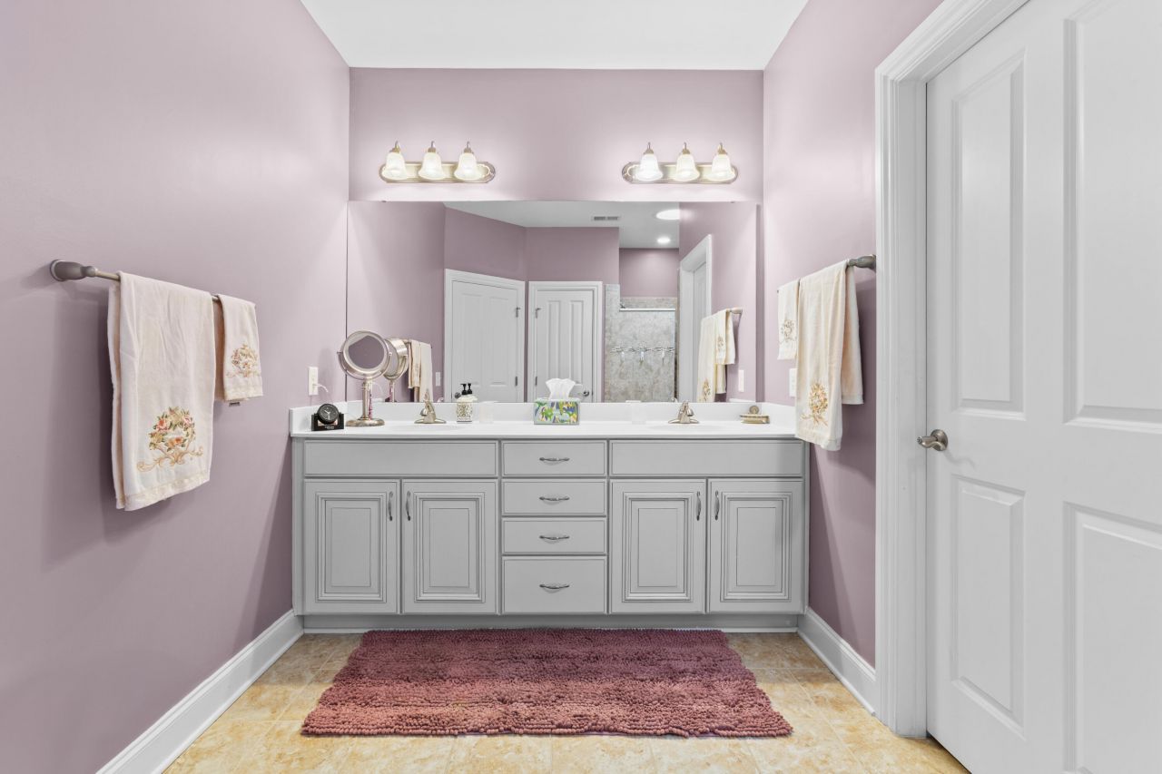 252 Village Stone Circle Photo 15