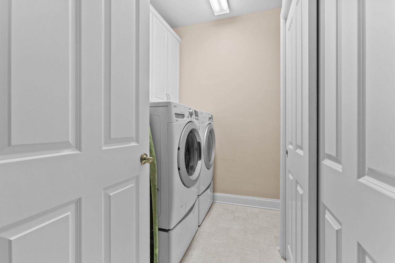 252 Village Stone Circle Photo 17