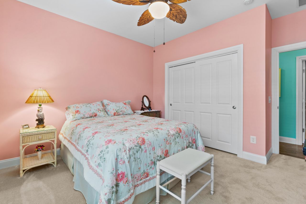 252 Village Stone Circle Photo 20