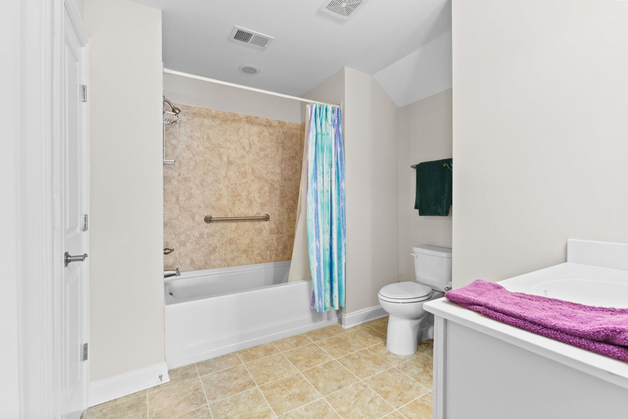 252 Village Stone Circle Photo 25