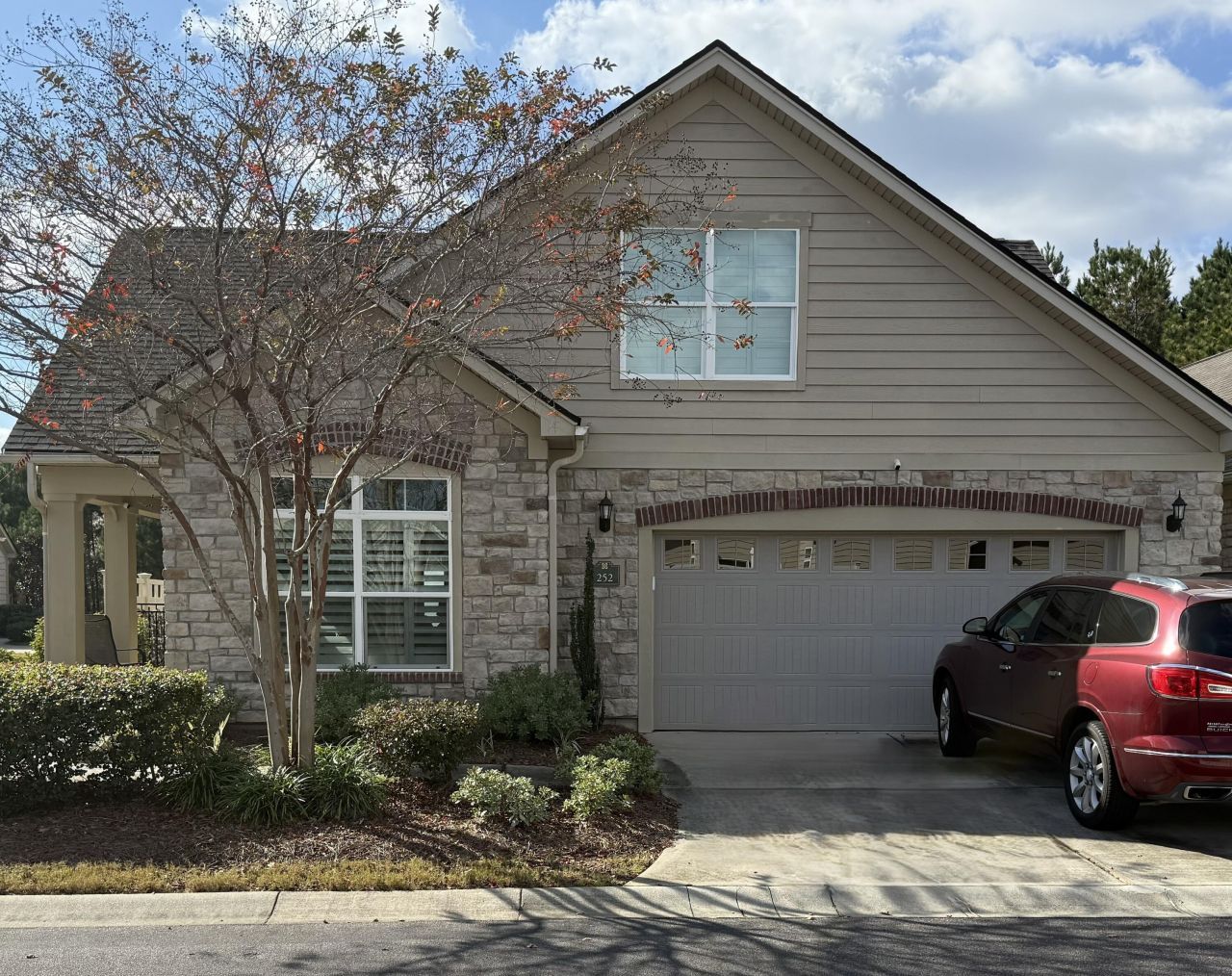 252 Village Stone Circle Photo 29