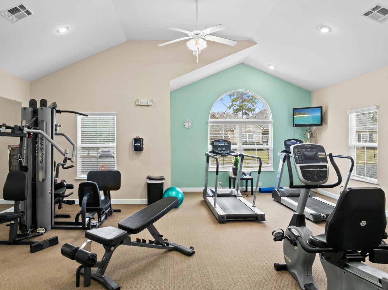 252 Village Stone Circle Photo 34