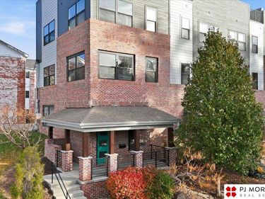 919 S 31st Street, Omaha, NE 68105