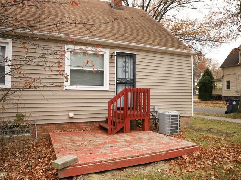1008 Woodview Road, Cleveland, OH 44121 Photo 34
