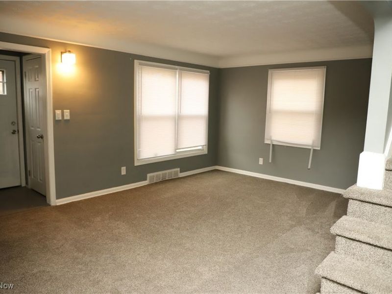 1008 Woodview Road, Cleveland, OH 44121 Photo 7