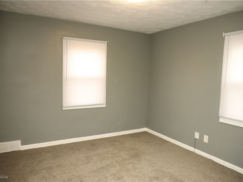 1008 Woodview Road, Cleveland, OH 44121 Photo 9