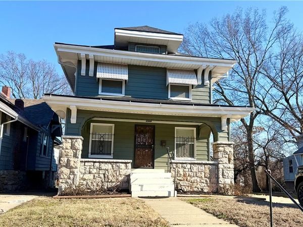 3811 College Avenue, Kansas City, MO 64128