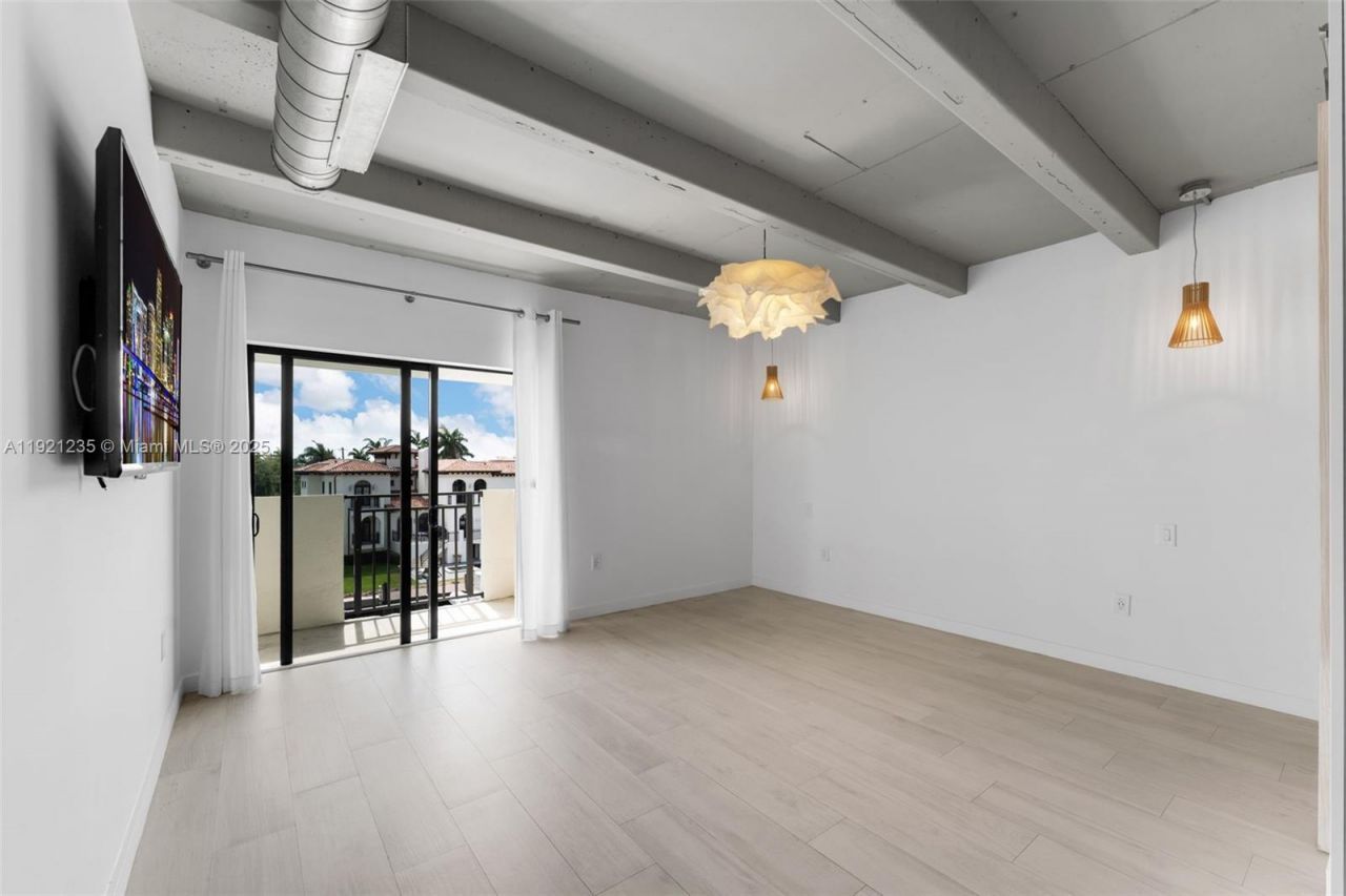 6901 Edgewater Dr, Unit 315, Coral Gables, FL 33133 Photo