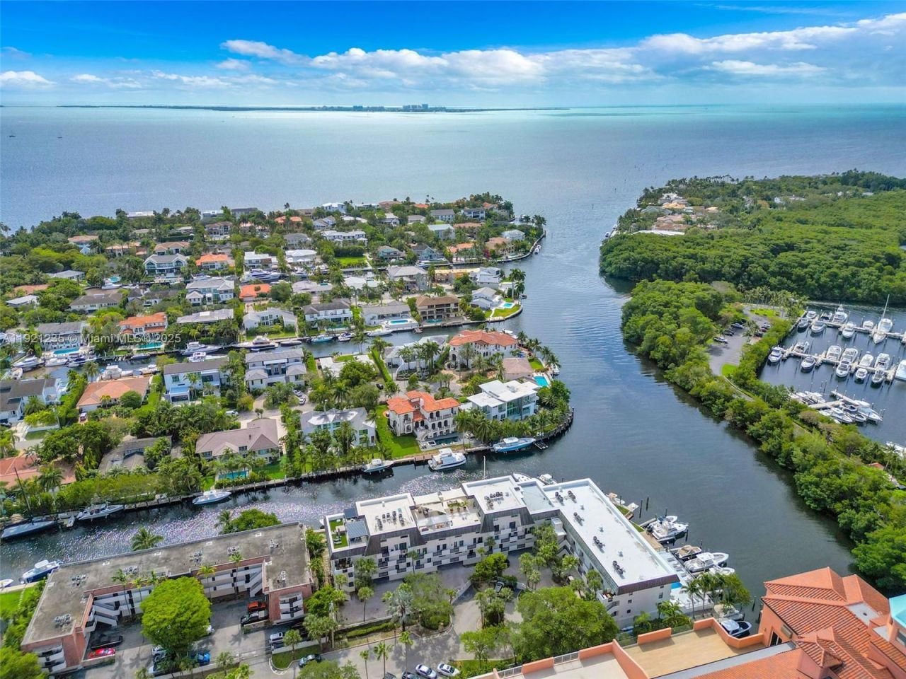 6901 Edgewater Dr, Unit 315, Coral Gables, FL 33133 Photo