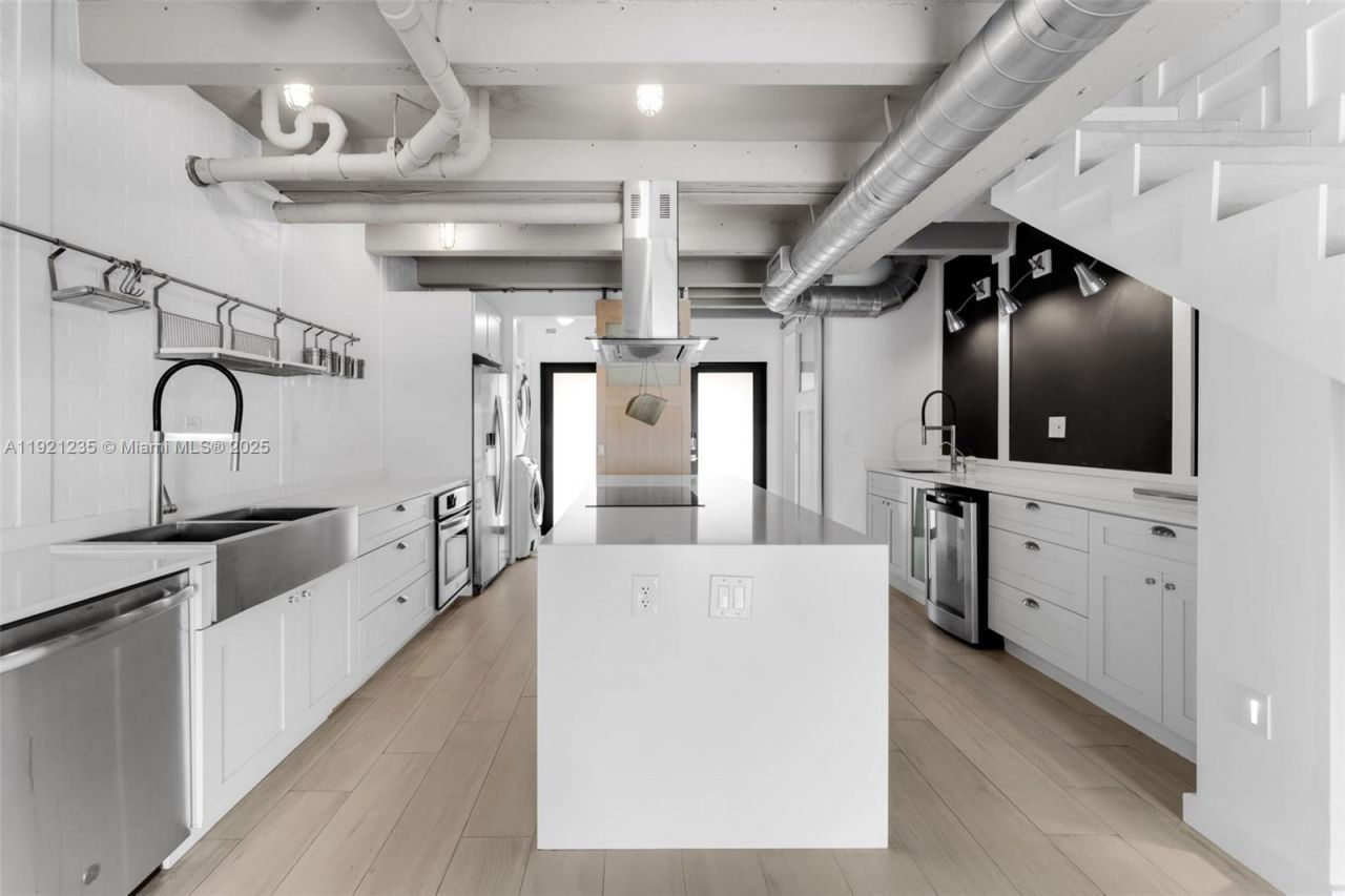 6901 Edgewater Dr, Unit 315, Coral Gables, FL 33133 Photo