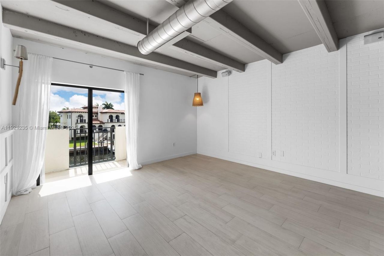 6901 Edgewater Dr, Unit 315, Coral Gables, FL 33133 Photo