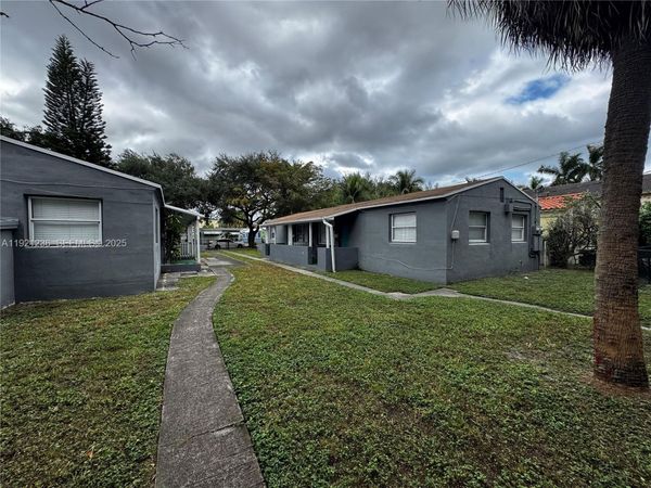 2034 Taylor St, Hollywood, FL 33020