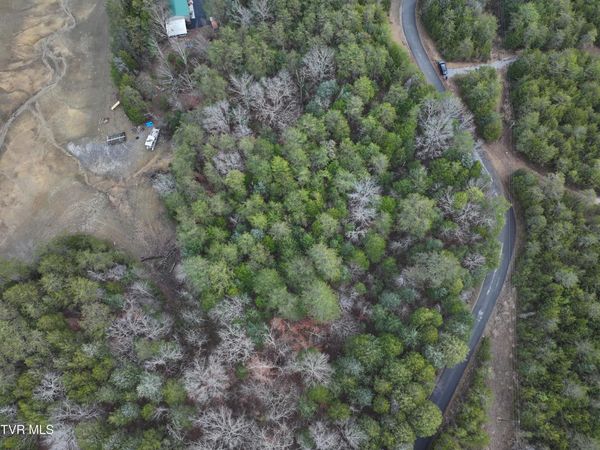 2476 Jim Henry Road, Dandridge, TN 37725