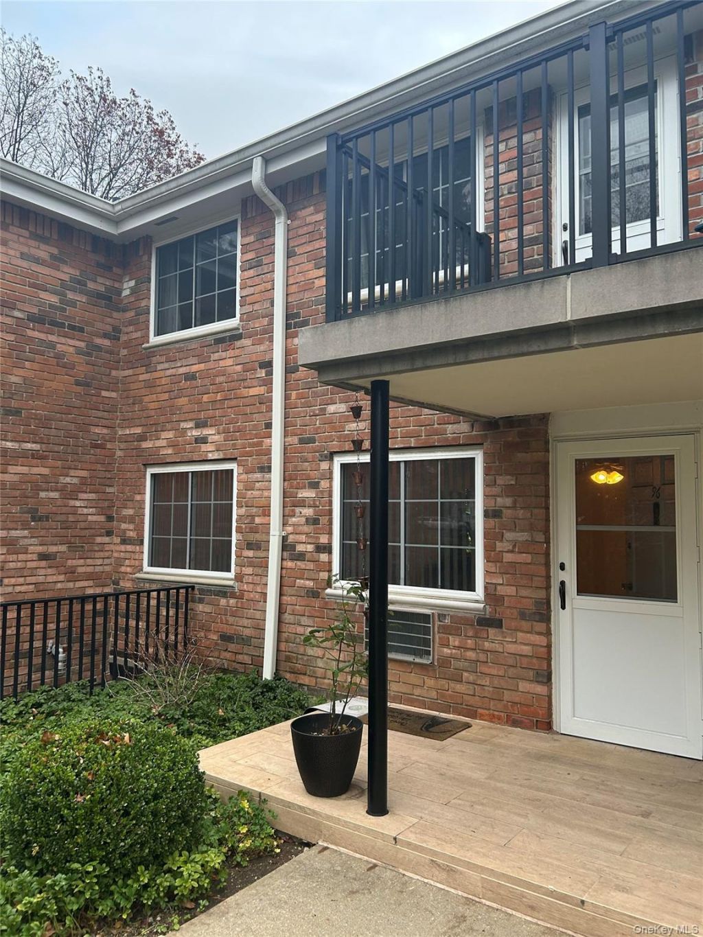 96 Jervis Avenue, Unit 96, Farmingdale, NY 11735 Main Photo