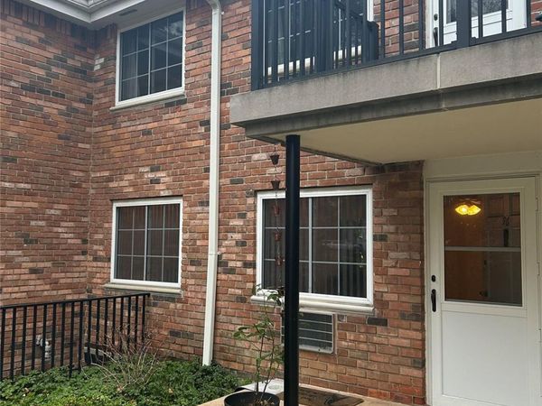 96 Jervis Avenue, Unit 96, Farmingdale, NY 11735