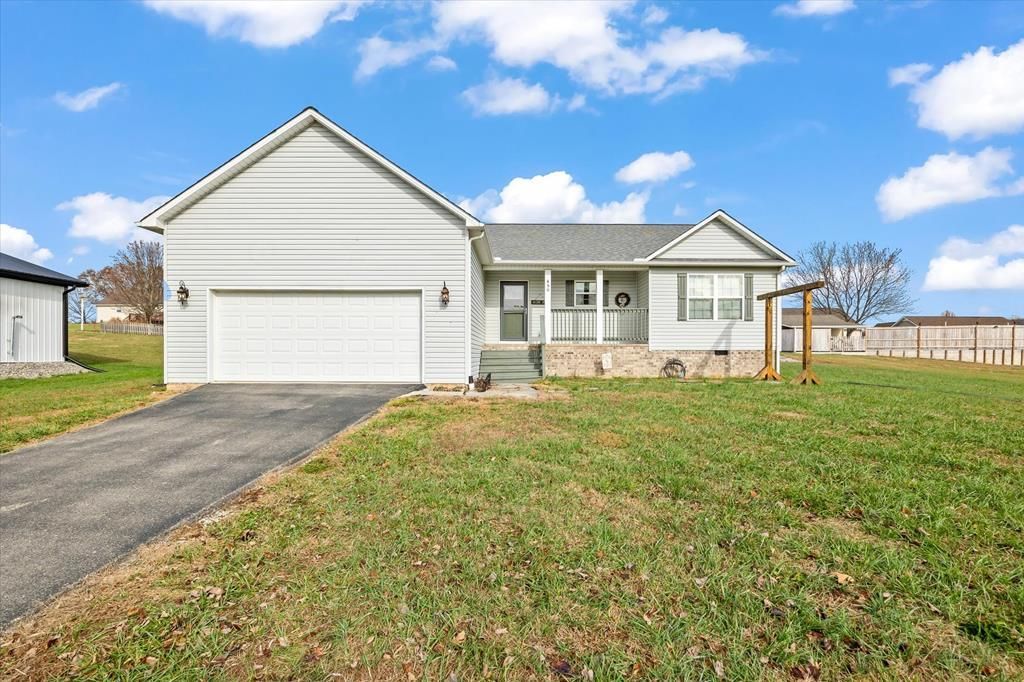 450 Golden Circle, Cookeville, TN 38506 Main Photo
