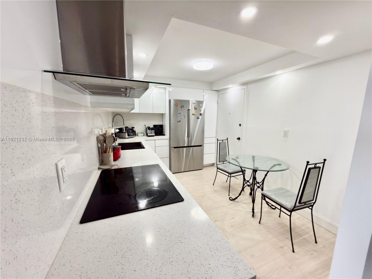 3140 S Ocean Dr, Unit 512, Hallandale Beach, FL 33009 Photo