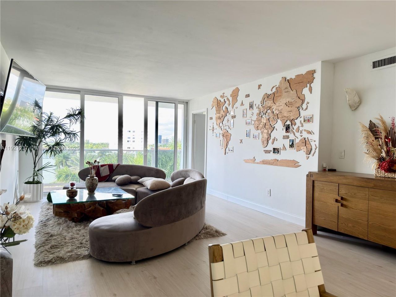 3140 S Ocean Dr, Unit 512, Hallandale Beach, FL 33009 Photo