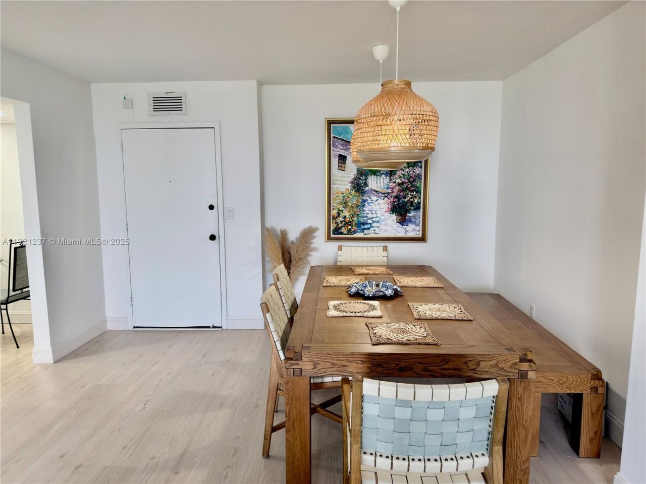 3140 S Ocean Dr, Unit 512, Hallandale Beach, FL 33009 Photo