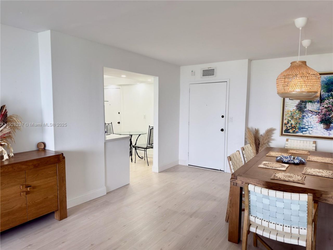 3140 S Ocean Dr, Unit 512, Hallandale Beach, FL 33009 Photo