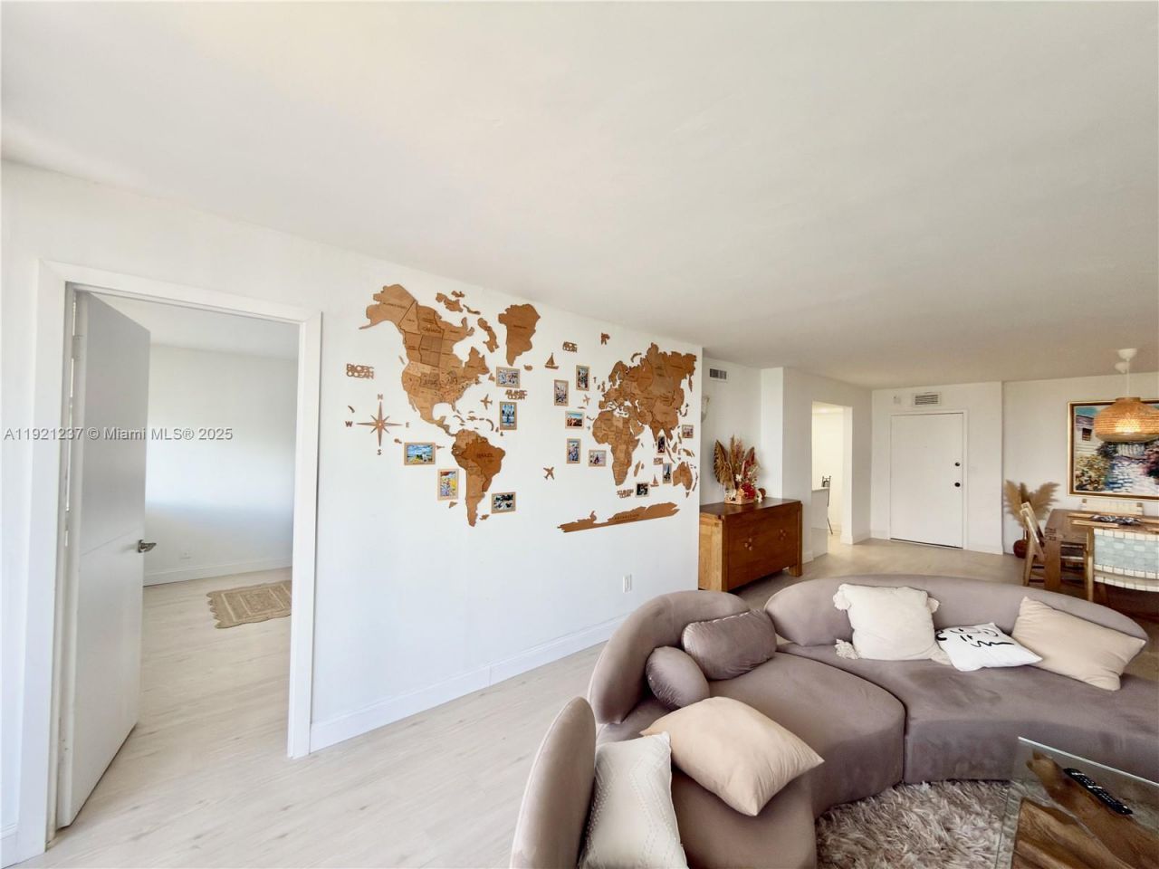 3140 S Ocean Dr, Unit 512, Hallandale Beach, FL 33009 Photo