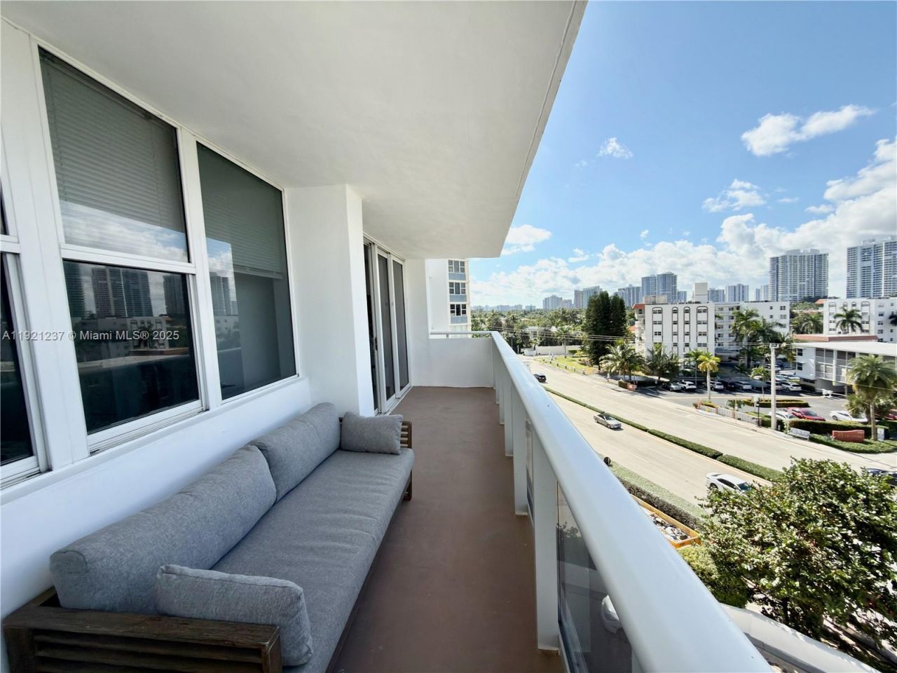 3140 S Ocean Dr, Unit 512, Hallandale Beach, FL 33009 Photo