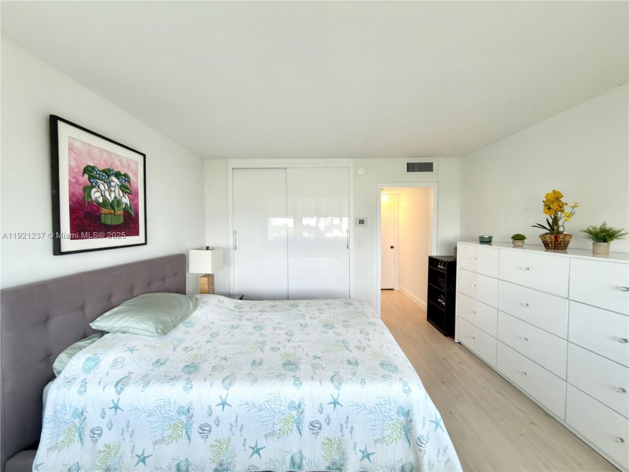 3140 S Ocean Dr, Unit 512, Hallandale Beach, FL 33009 Photo