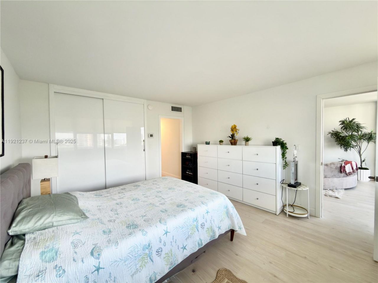 3140 S Ocean Dr, Unit 512, Hallandale Beach, FL 33009 Photo