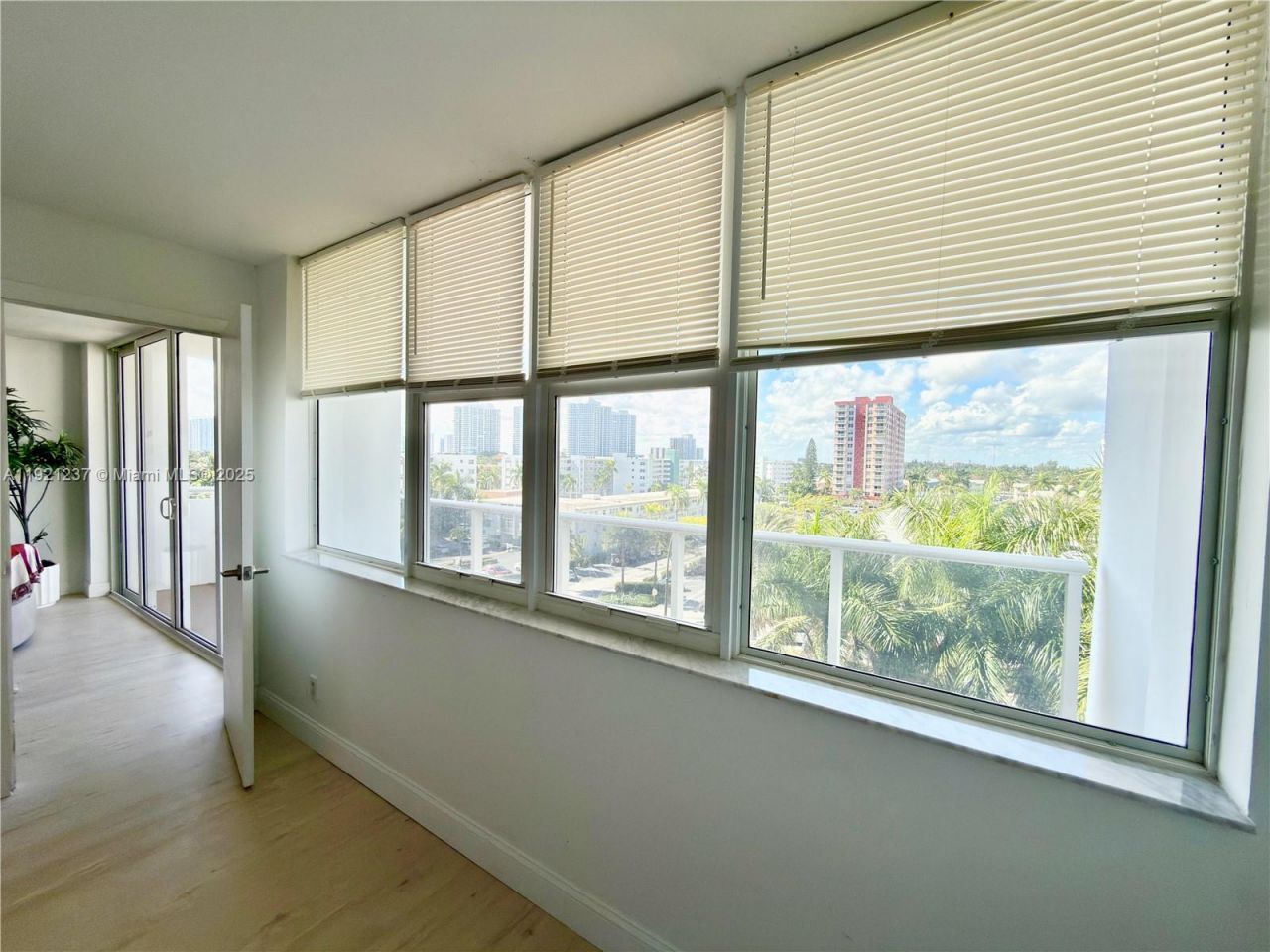 3140 S Ocean Dr, Unit 512, Hallandale Beach, FL 33009 Photo