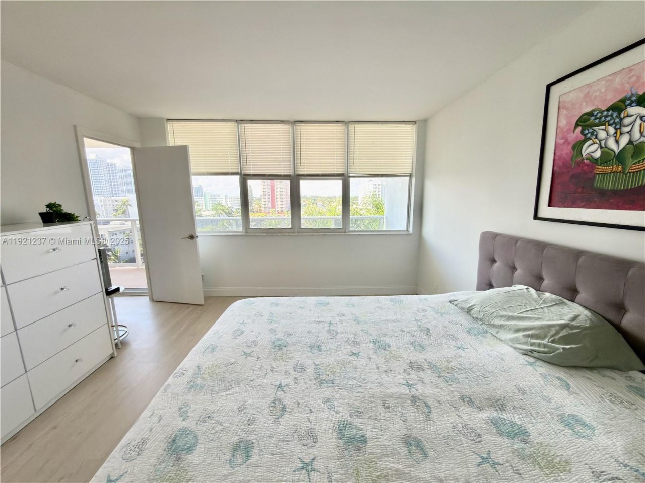 3140 S Ocean Dr, Unit 512, Hallandale Beach, FL 33009 Photo