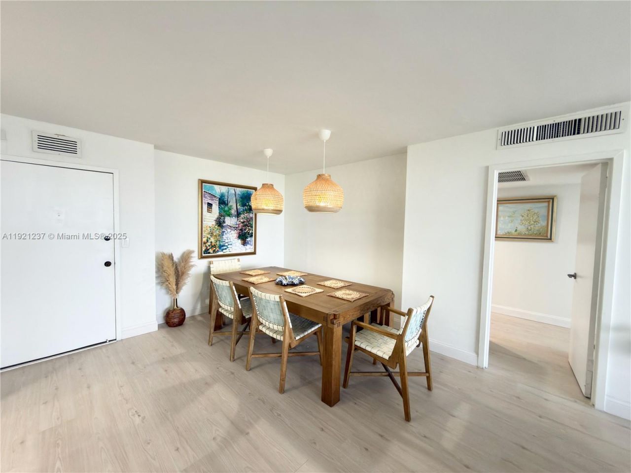 3140 S Ocean Dr, Unit 512, Hallandale Beach, FL 33009 Photo