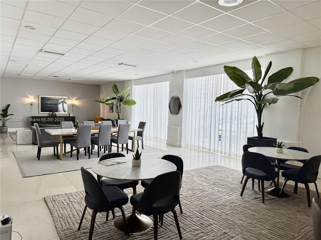 3140 S Ocean Dr, Unit 512, Hallandale Beach, FL 33009 Photo