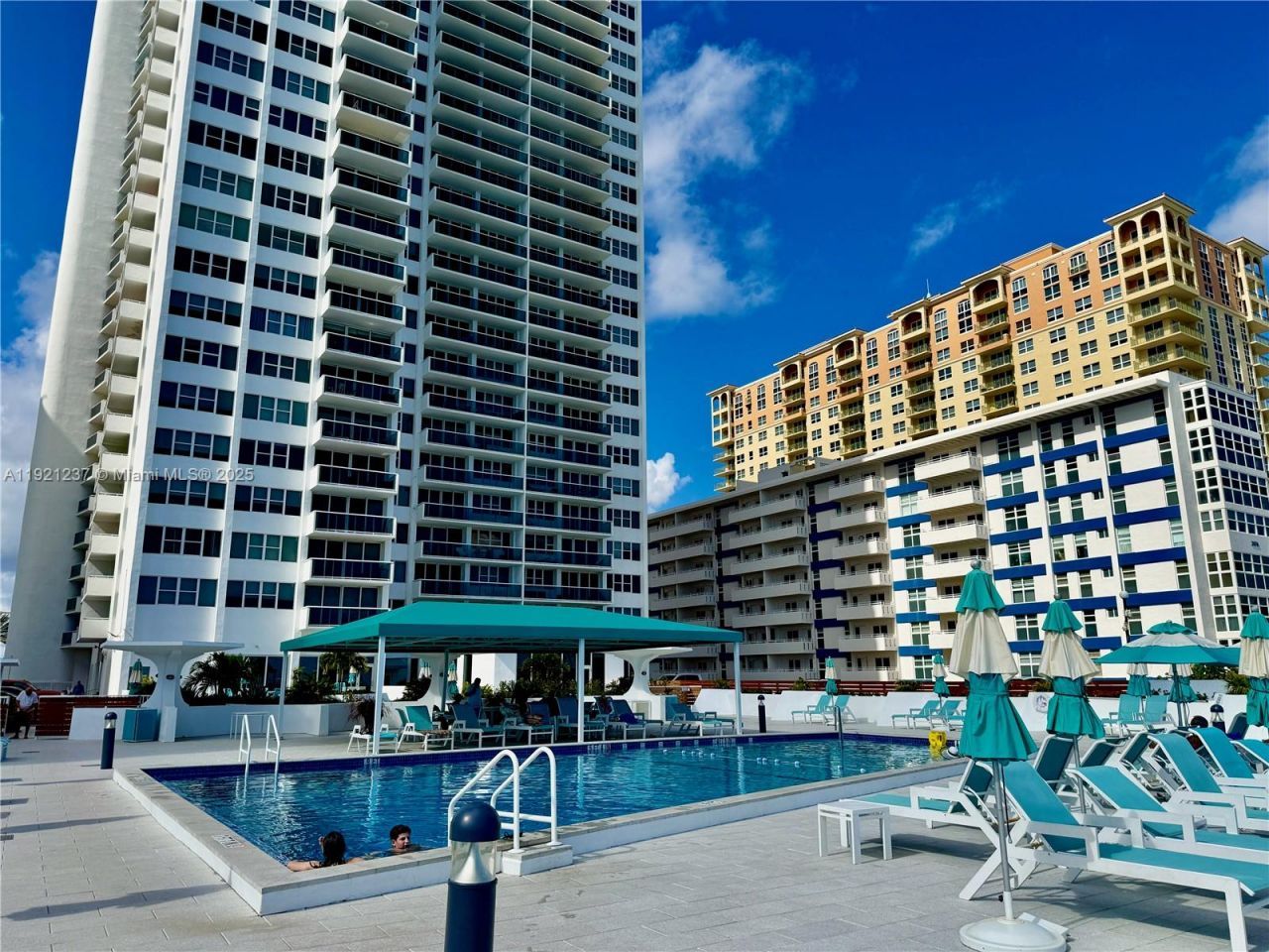3140 S Ocean Dr, Unit 512, Hallandale Beach, FL 33009 Photo