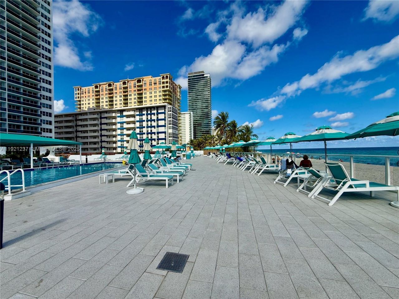 3140 S Ocean Dr, Unit 512, Hallandale Beach, FL 33009 Photo