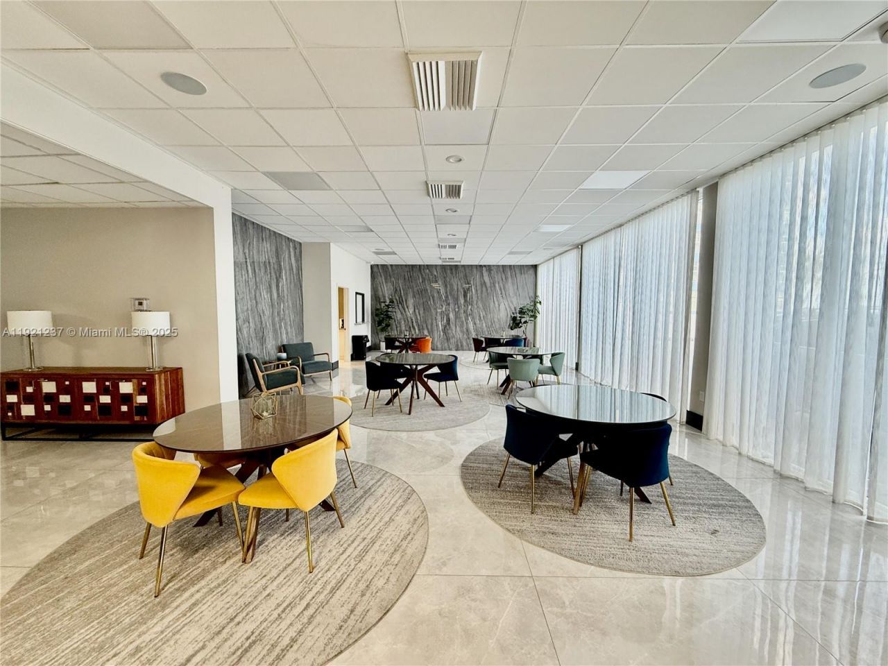 3140 S Ocean Dr, Unit 512, Hallandale Beach, FL 33009 Photo