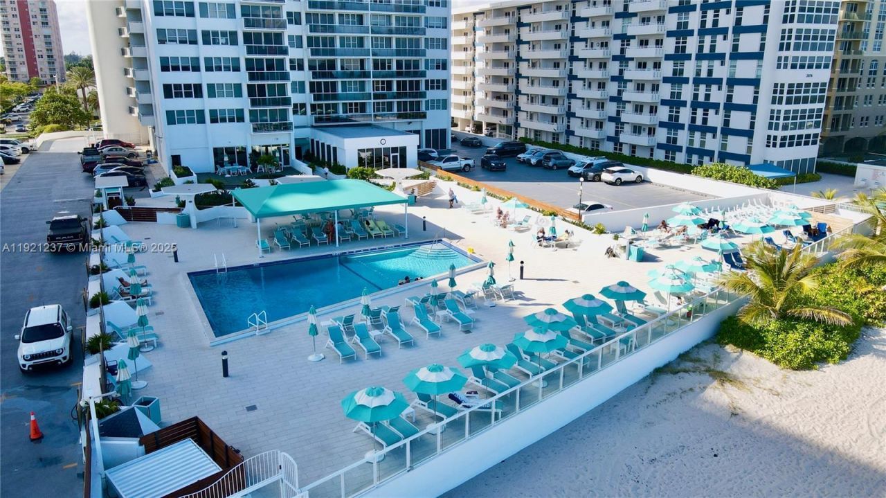 3140 S Ocean Dr, Unit 512, Hallandale Beach, FL 33009 Photo
