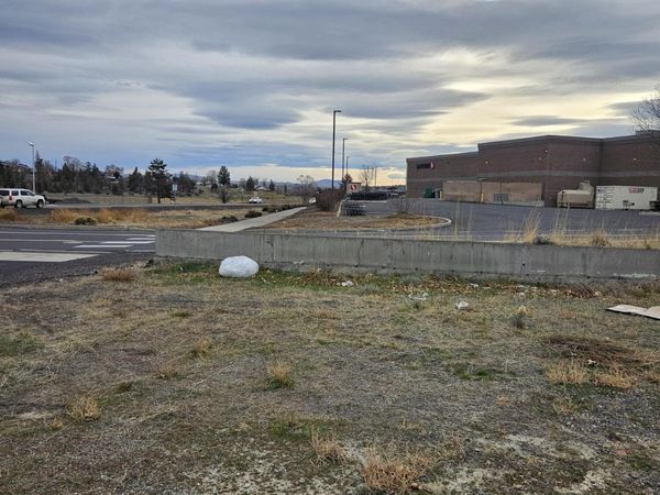 702 NE Hwy 97, Madras, OR 97741