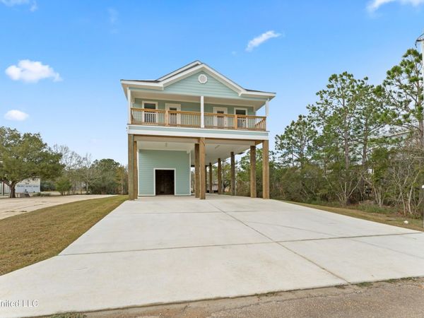 5005 Nebraska Street, Bay Saint Louis, MS 39520