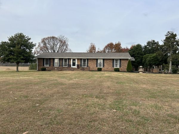 104 Glendale Rd, Loretto, TN 38469