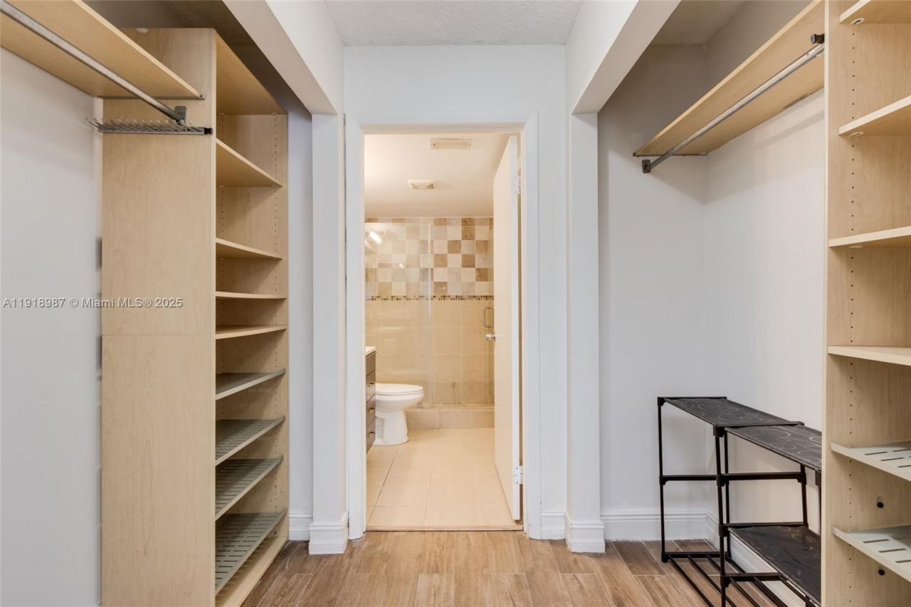 650 S Park Rd, Unit 13-5, Hollywood, FL 33021 Photo