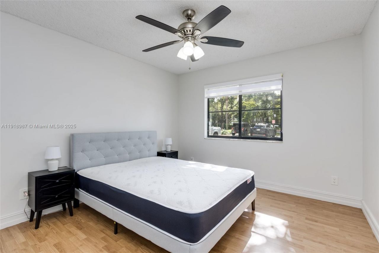 650 S Park Rd, Unit 13-5, Hollywood, FL 33021 Photo