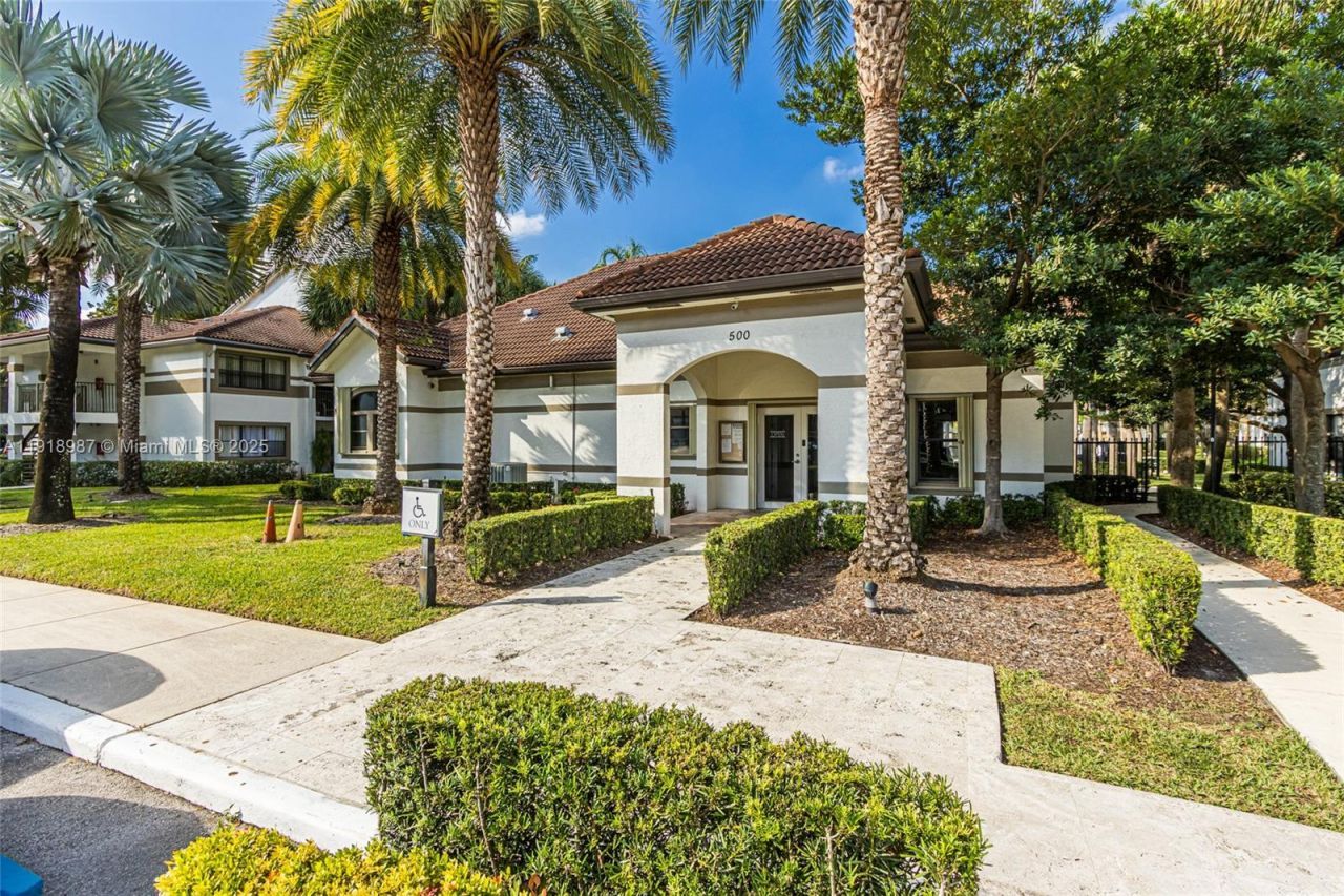 650 S Park Rd, Unit 13-5, Hollywood, FL 33021 Photo