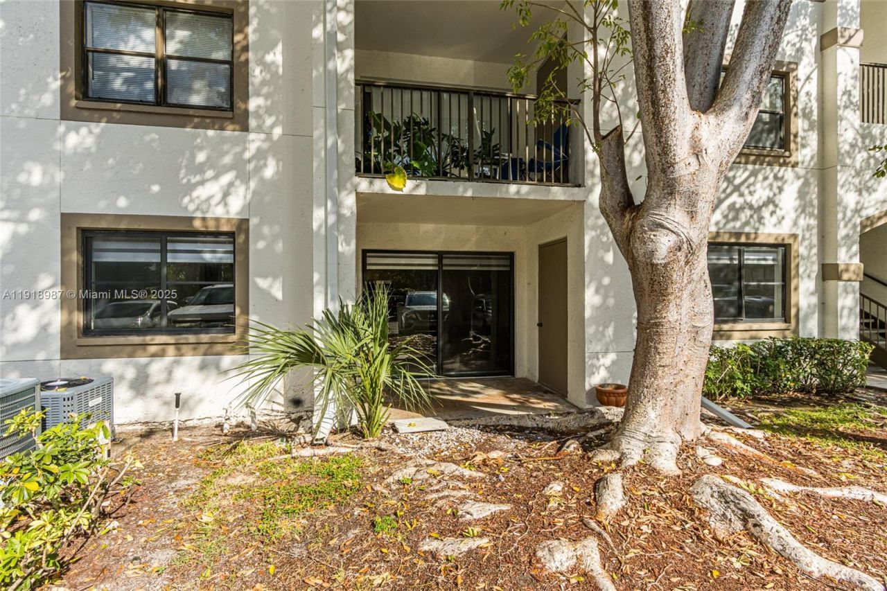 650 S Park Rd, Unit 13-5, Hollywood, FL 33021 Photo