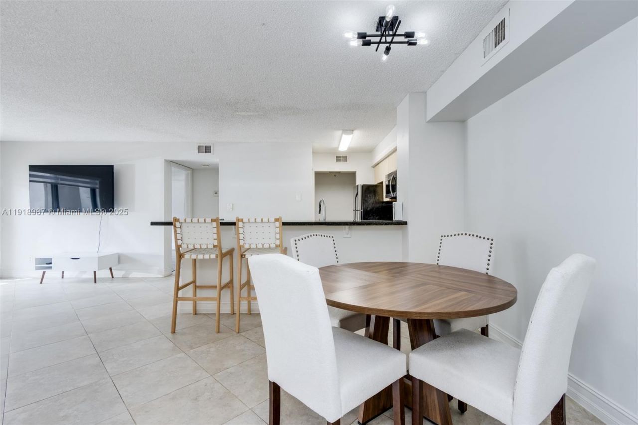 650 S Park Rd, Unit 13-5, Hollywood, FL 33021 Photo