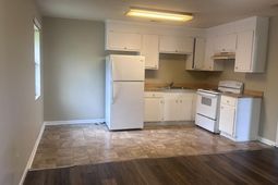 270-276 Shadow Lawn Drive photo 4