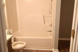 270-276 Shadow Lawn Drive photo 4