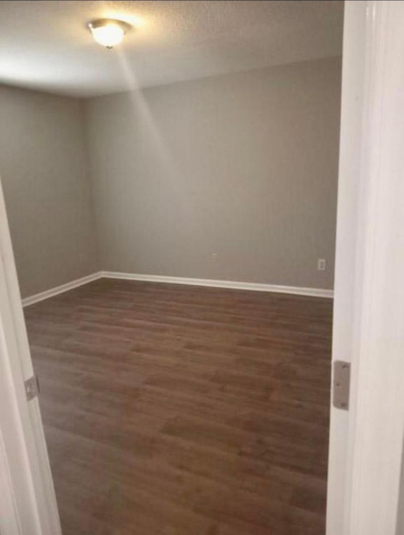 270-276 Shadow Lawn Drive Photo 6