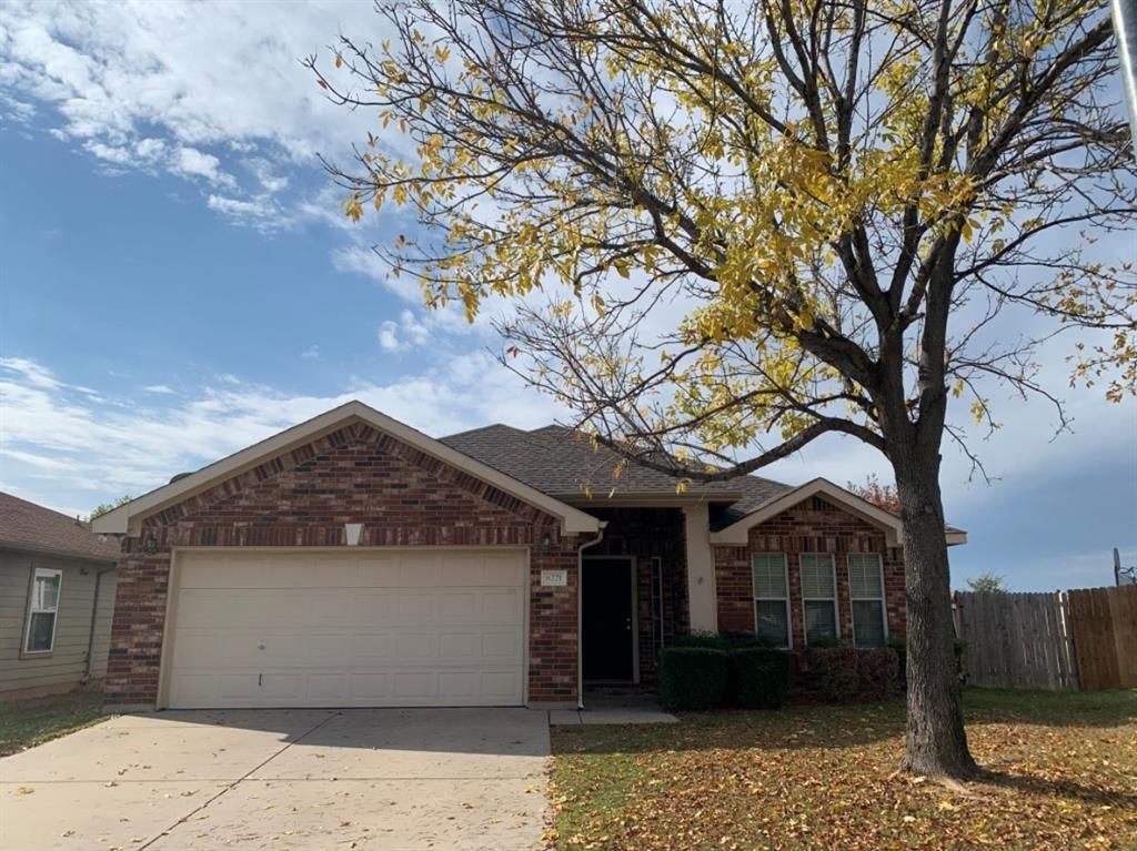 8271 Horse Whisper Lane, Fort Worth, TX 76131 Main Photo